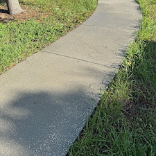 Driveway-and-Sidewalk-Pressure-Washing-in-Groveland-FL 2